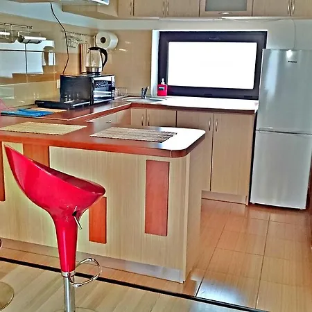 M42 Studio Apartment *